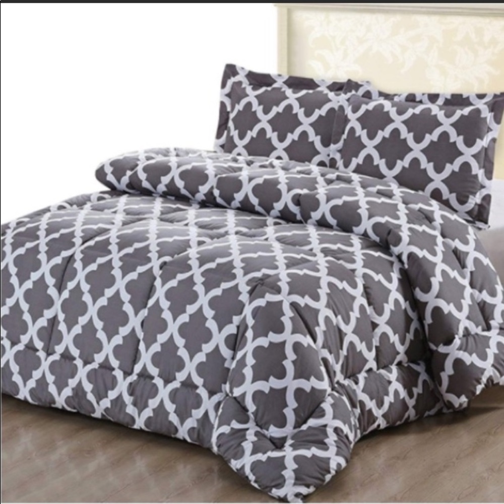 🆕* BRAND NEW Utopia Brushed Microfiber Down Alternative Comforter Set-King Size